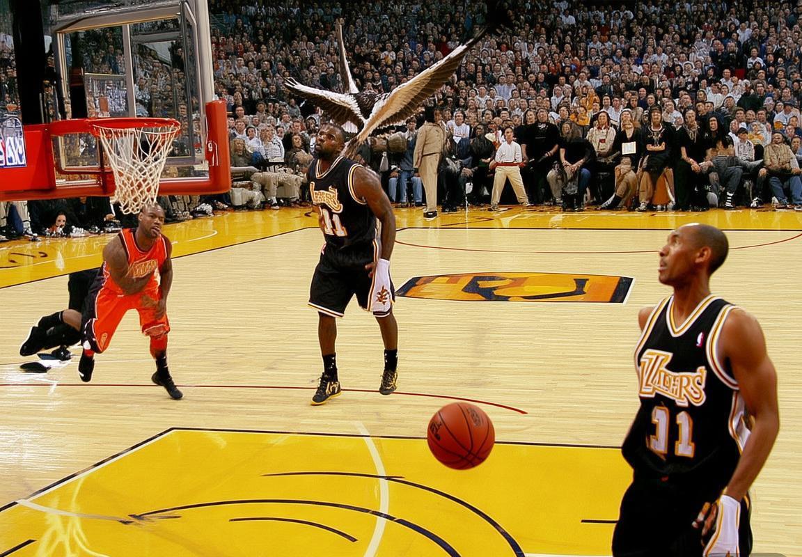 2005年NBA经典对决：勒布朗·詹姆斯与科比·布莱恩特巅峰之战(图4)